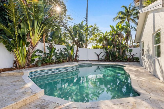 2830 NE 46th Street, Lighthouse Point, FL 33064