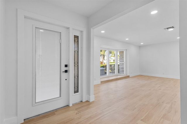 2830 NE 46th Street, Lighthouse Point, FL 33064