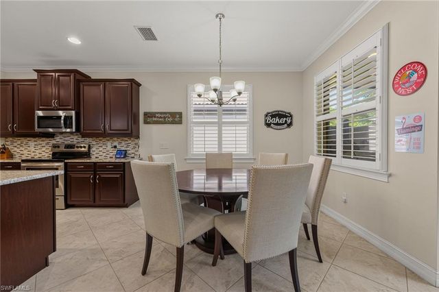 16423 Barclay CT, Naples, FL 34110