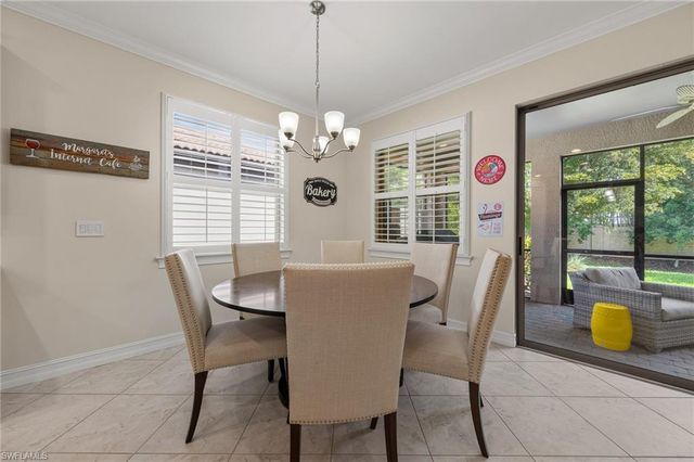 16423 Barclay CT, Naples, FL 34110