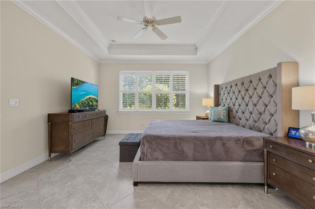 16423 Barclay CT, Naples, FL 34110