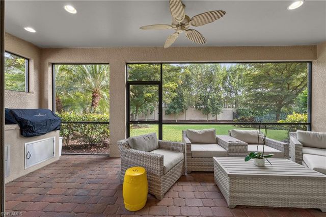 16423 Barclay CT, Naples, FL 34110
