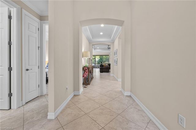 16423 Barclay CT, Naples, FL 34110