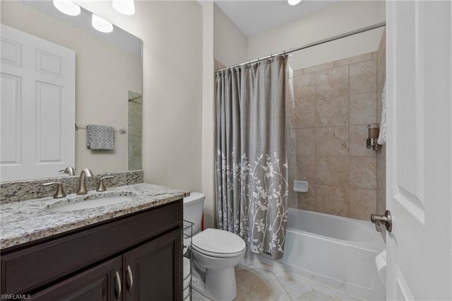 16423 Barclay CT, Naples, FL 34110