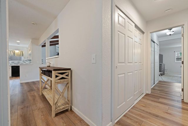 2408 Seaglen Dr, Modesto, CA 95355