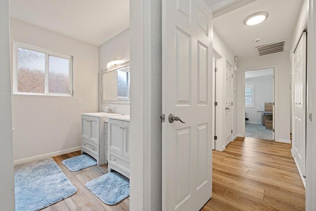 2408 Seaglen Dr, Modesto, CA 95355