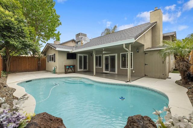 2408 Seaglen Dr, Modesto, CA 95355