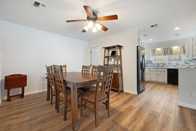 2408 Seaglen Dr, Modesto, CA 95355