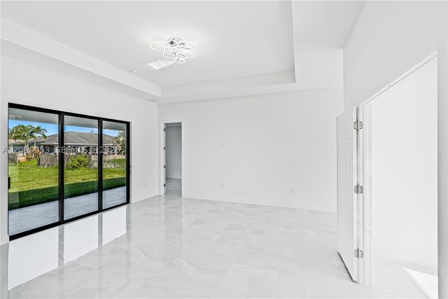 376 S Cratsley Ave, Lehigh Acres, FL 33974