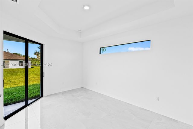 376 S Cratsley Ave, Lehigh Acres, FL 33974
