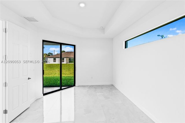 376 S Cratsley Ave, Lehigh Acres, FL 33974
