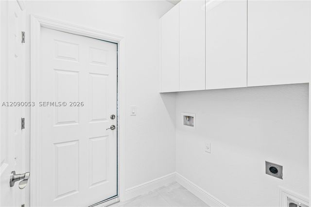 376 S Cratsley Ave, Lehigh Acres, FL 33974