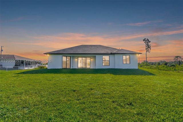 376 S Cratsley Ave, Lehigh Acres, FL 33974