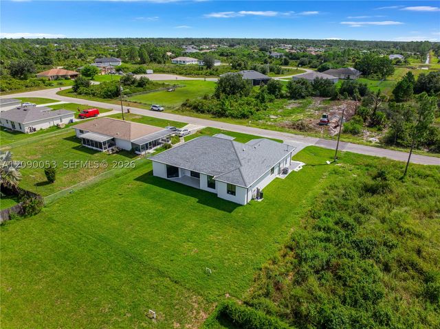 376 S Cratsley Ave, Lehigh Acres, FL 33974