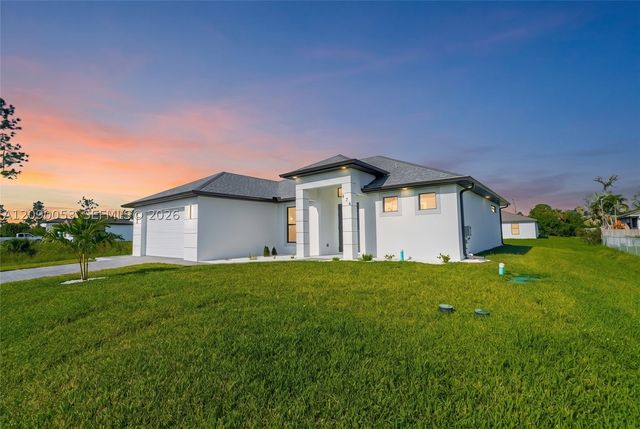 376 S Cratsley Ave, Lehigh Acres, FL 33974