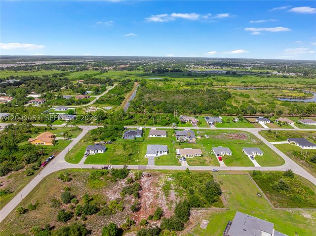 376 S Cratsley Ave, Lehigh Acres, FL 33974