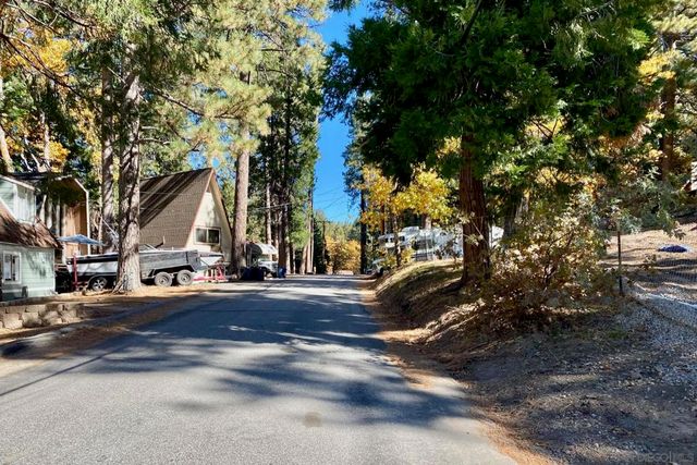 32065 Hunsaker way, Running Springs, CA 92382