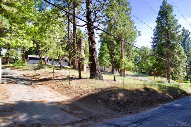 32065 Hunsaker way, Running Springs, CA 92382