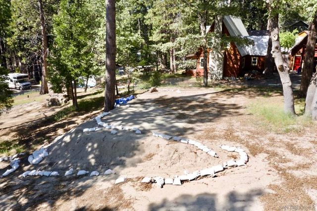 32065 Hunsaker way, Running Springs, CA 92382