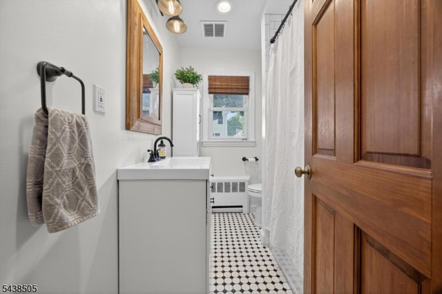 245 N 11Th St, Kenilworth Boro, NJ 07033