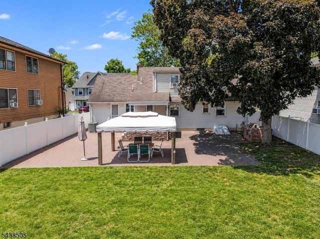 245 N 11Th St, Kenilworth Boro, NJ 07033