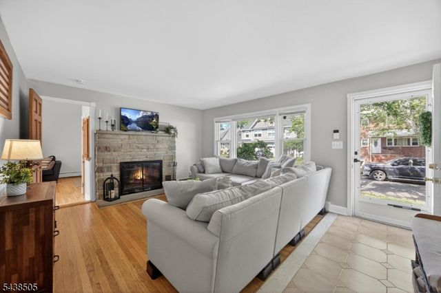 245 N 11Th St, Kenilworth Boro, NJ 07033