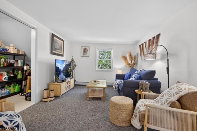 245 N 11Th St, Kenilworth Boro, NJ 07033