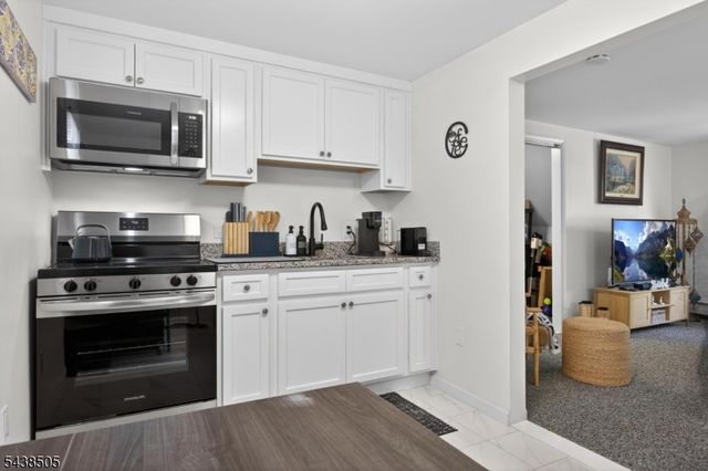 245 N 11Th St, Kenilworth Boro, NJ 07033