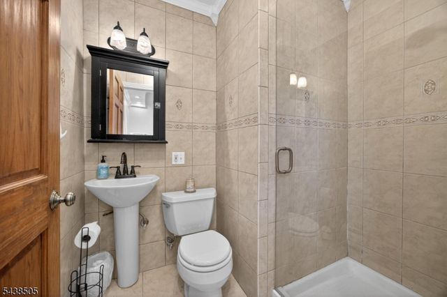245 N 11Th St, Kenilworth Boro, NJ 07033