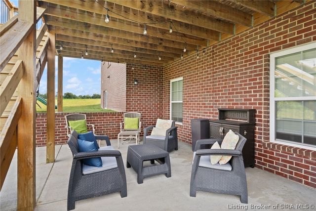 1858 Hazeltine Way, Henryville, IN 47126