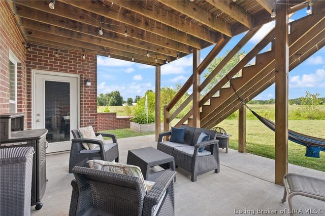 1858 Hazeltine Way, Henryville, IN 47126
