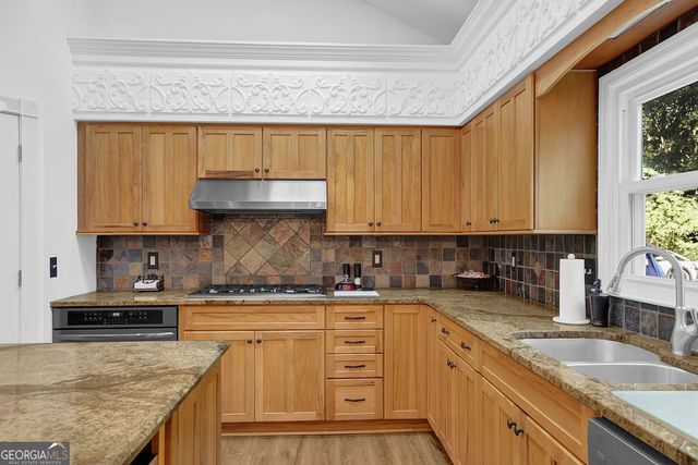 1010 Little River Way, Alpharetta, GA 30004