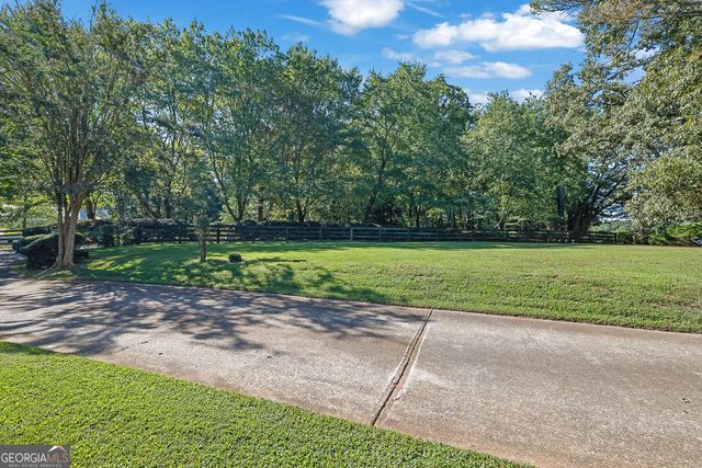 1010 Little River Way, Alpharetta, GA 30004