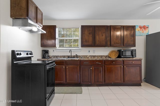 1400 W 20th Street, Gulfport, MS 39501