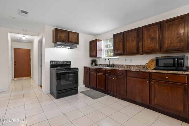 1400 W 20th Street, Gulfport, MS 39501