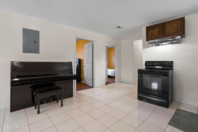 1400 W 20th Street, Gulfport, MS 39501