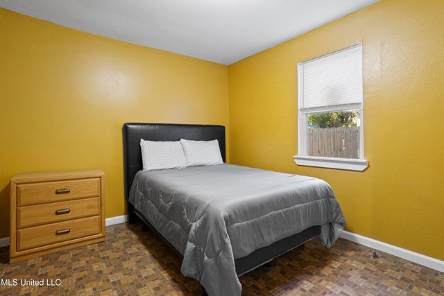 1400 W 20th Street, Gulfport, MS 39501