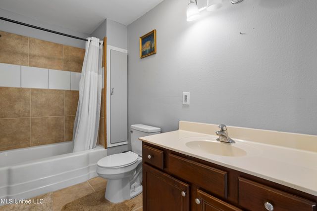 1400 W 20th Street, Gulfport, MS 39501