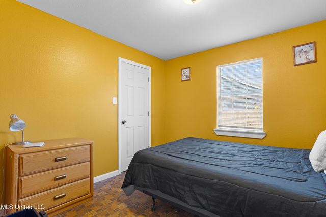 1400 W 20th Street, Gulfport, MS 39501