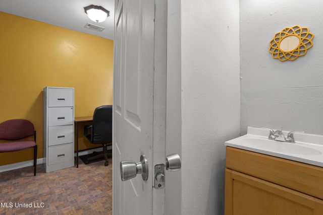 1400 W 20th Street, Gulfport, MS 39501