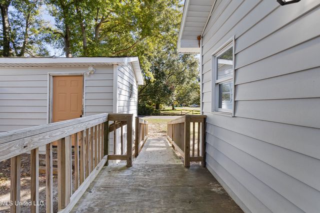 1400 W 20th Street, Gulfport, MS 39501