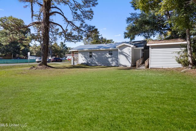 1400 W 20th Street, Gulfport, MS 39501