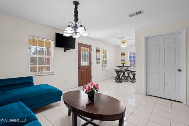 1400 W 20th Street, Gulfport, MS 39501