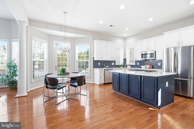 8322 MIDDLE RUDDINGS DR, Lorton, VA 22079