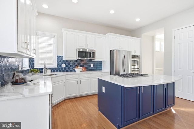 8322 MIDDLE RUDDINGS DR, Lorton, VA 22079