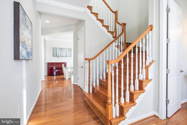 8322 MIDDLE RUDDINGS DR, Lorton, VA 22079