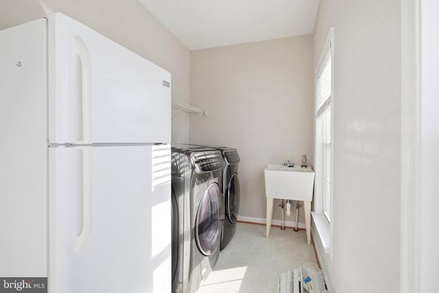 8322 MIDDLE RUDDINGS DR, Lorton, VA 22079