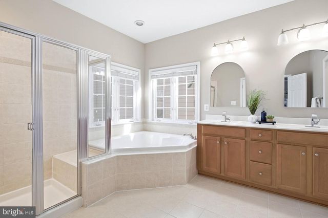 8322 MIDDLE RUDDINGS DR, Lorton, VA 22079