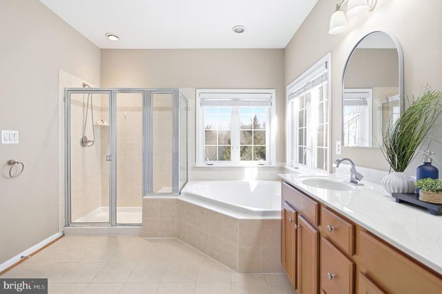 8322 MIDDLE RUDDINGS DR, Lorton, VA 22079