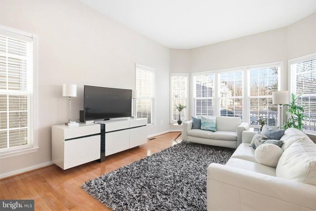 8322 MIDDLE RUDDINGS DR, Lorton, VA 22079